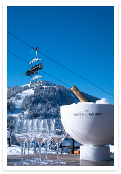 Champagne Moët & Chandon en terrasse avec vue sur télésiège – Chalet des Praz La Clusaz